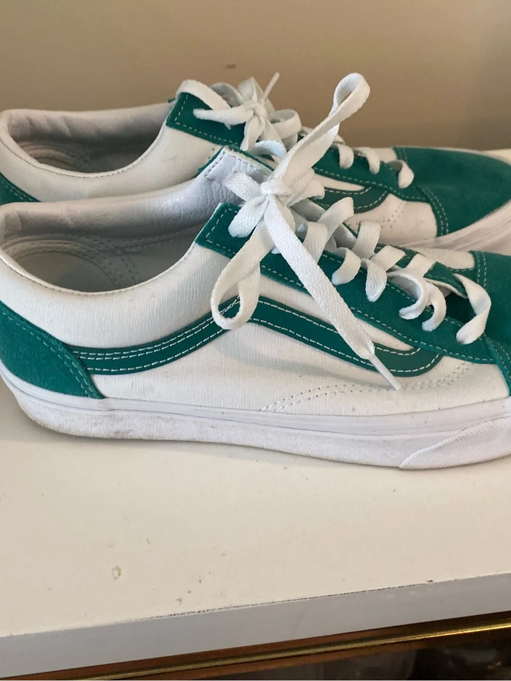 Vans low top